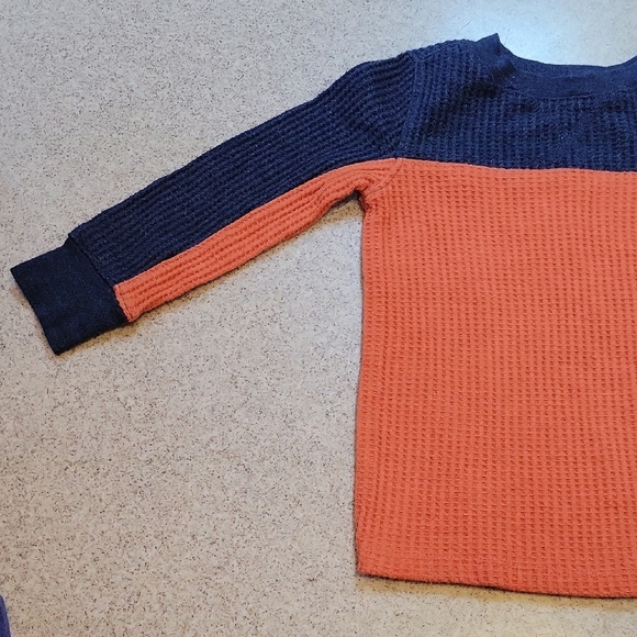 Old Navy Navy Blue Waffle Knit Sweater Size 2T - Picture 4 of 6